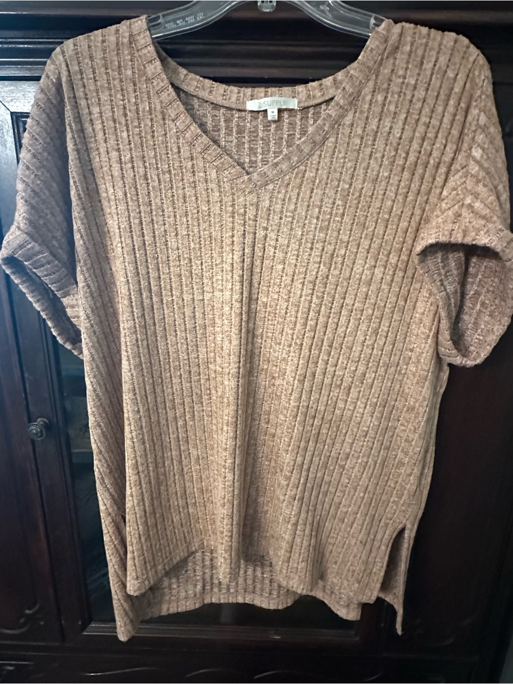 Z Supply Ribbed V-Neck Short Sleeve Top — Taupe